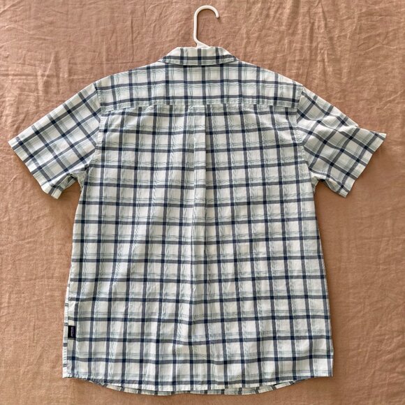 Patagonia Mens Short Sleeve Button Down - Picture 3 of 3